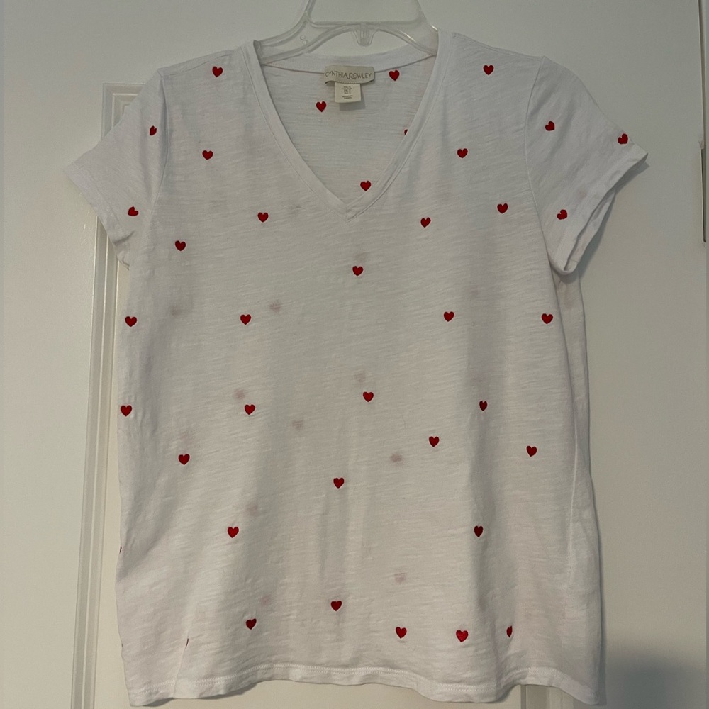 Cynthia Rowley White V Neck Tee with Embroidered Red Heart Accents, size S